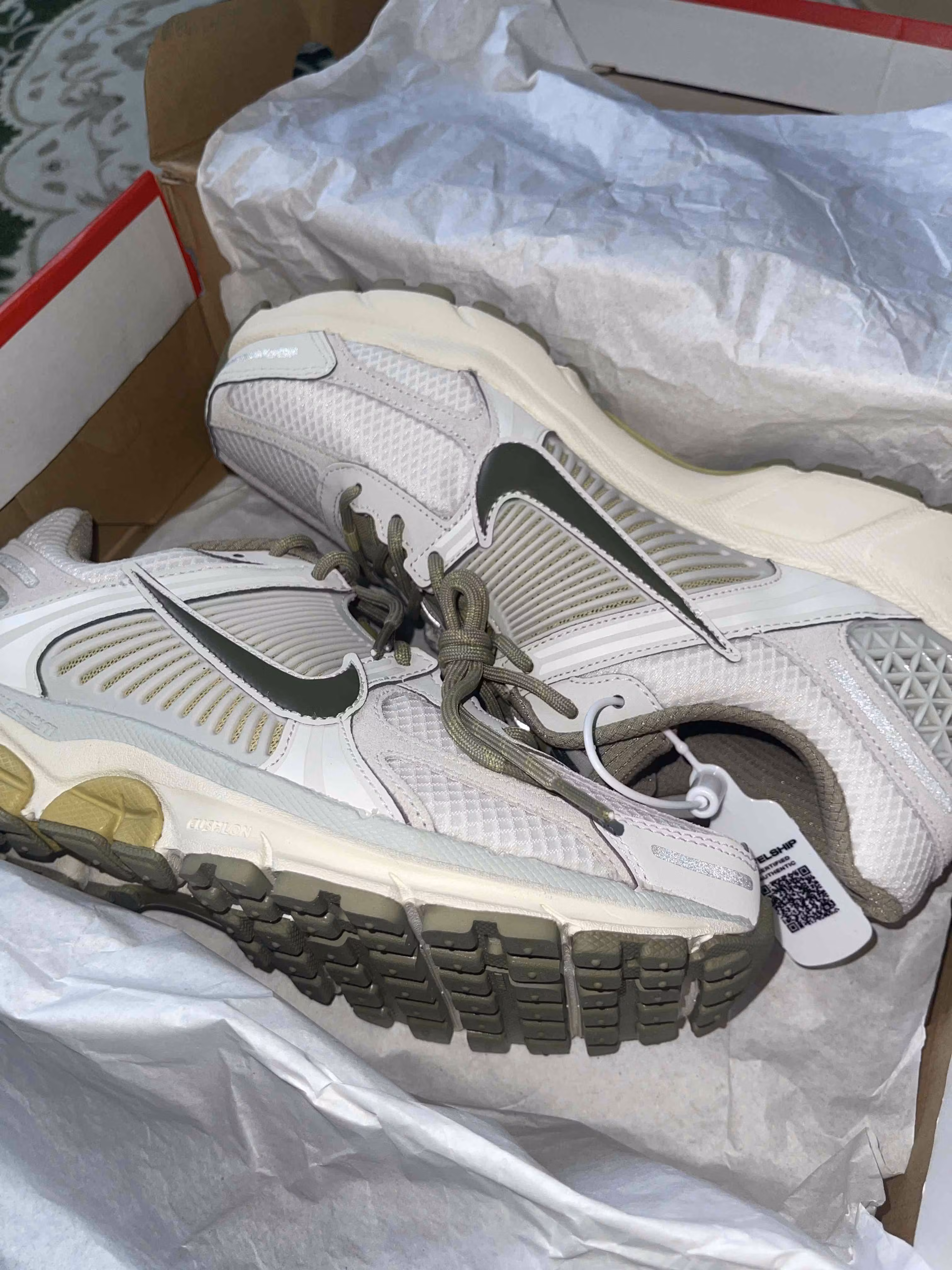 Nike Air Zoom Vomero 5 'Light Bone Medium Olive' FV0397-001 Nike Air Zoom Vomero 5 'Light Bone Medium Olive' FV0397-001